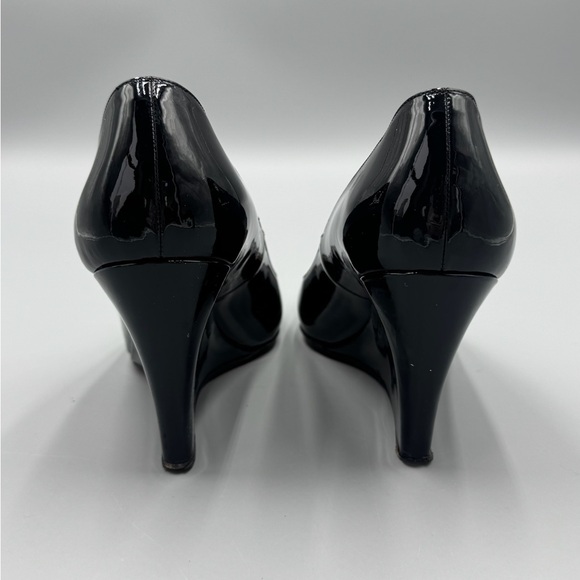 Christian Louboutin Black Patent Leather Pumps - 39.5 - Picture 6 of 11